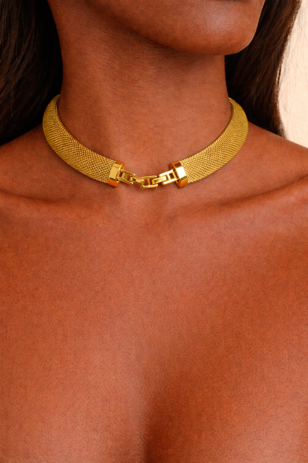 Gold mesh choker necklace