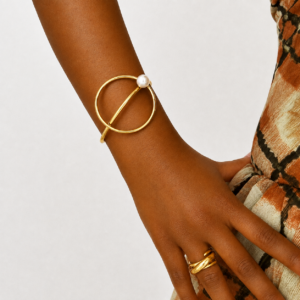 statement-bracelet-B061