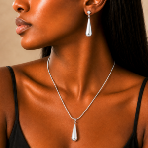 Gold Teardrop Pendant Necklace & Matching Earrings Ns012