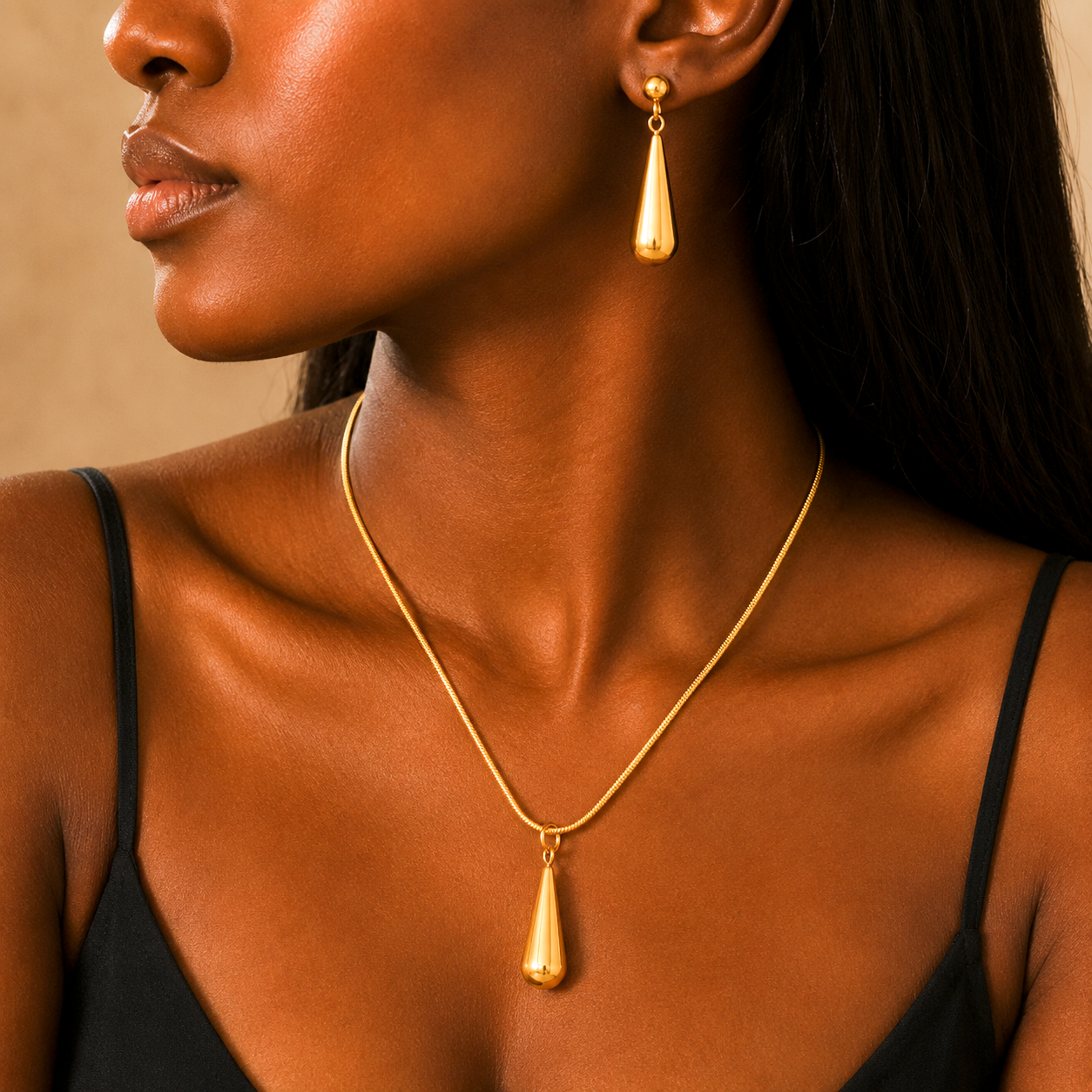 Gold Teardrop Pendant Necklace & Matching Earrings ns0012